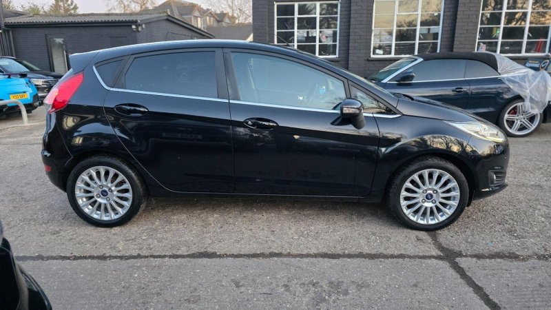 FORD FIESTA