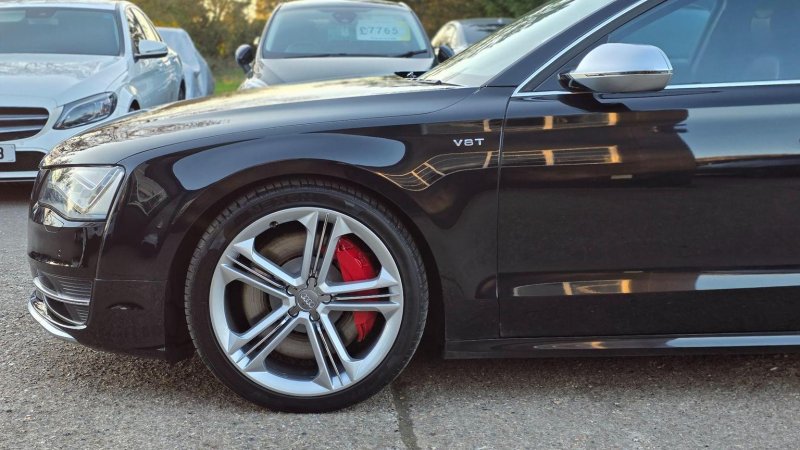 AUDI S8