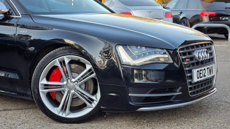 AUDI S8