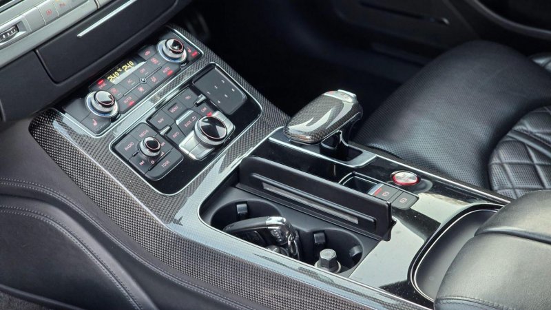 AUDI S8