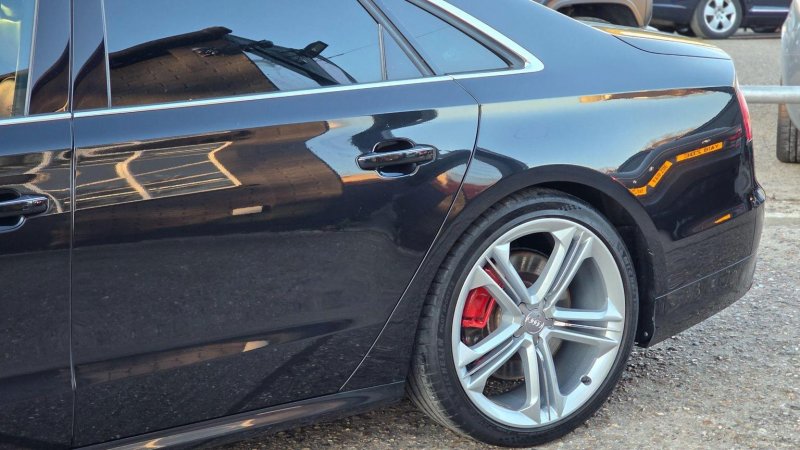 AUDI S8