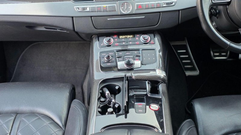 AUDI S8