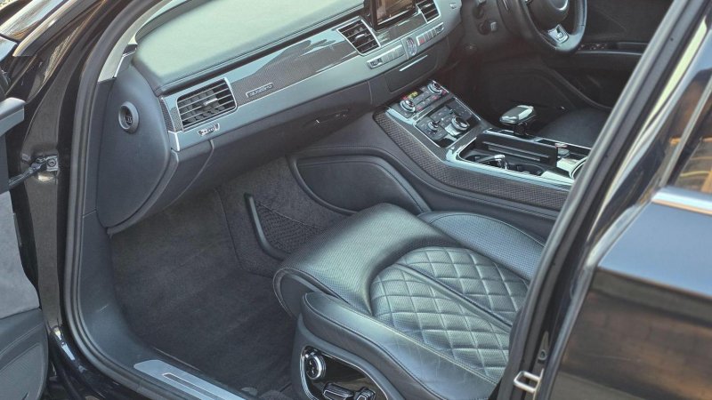 AUDI S8