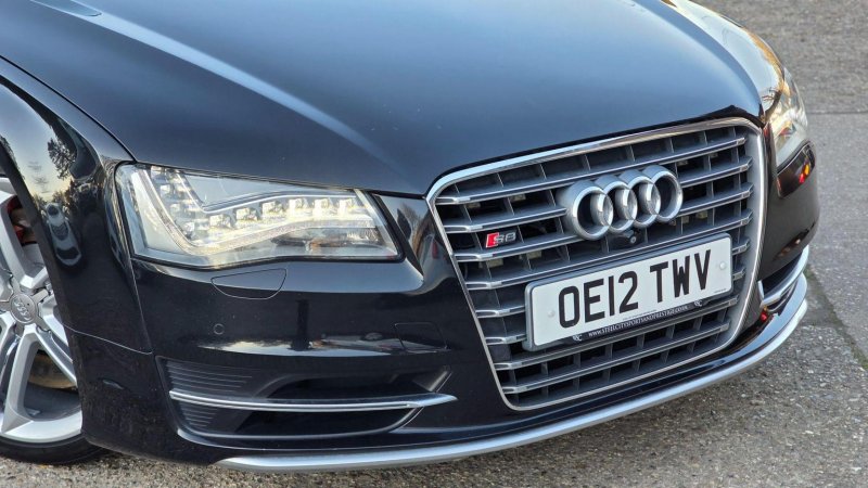 AUDI S8