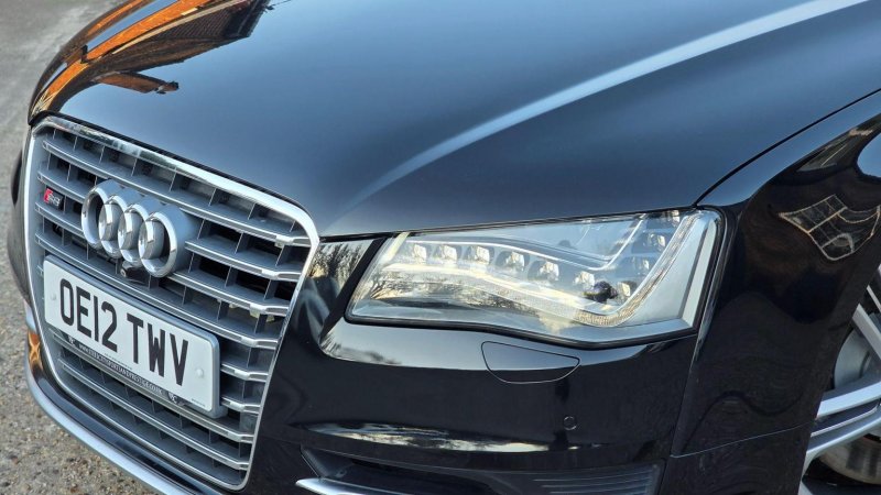 AUDI S8