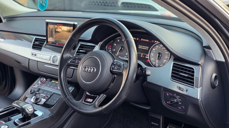 AUDI S8