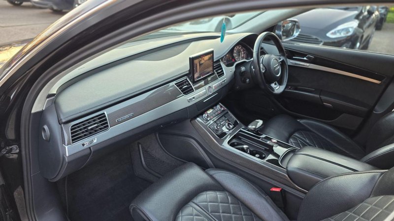 AUDI S8
