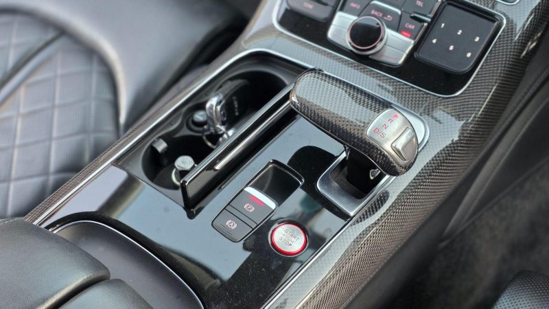 AUDI S8