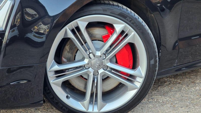 AUDI S8