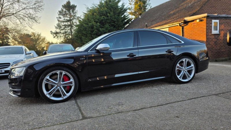 AUDI S8