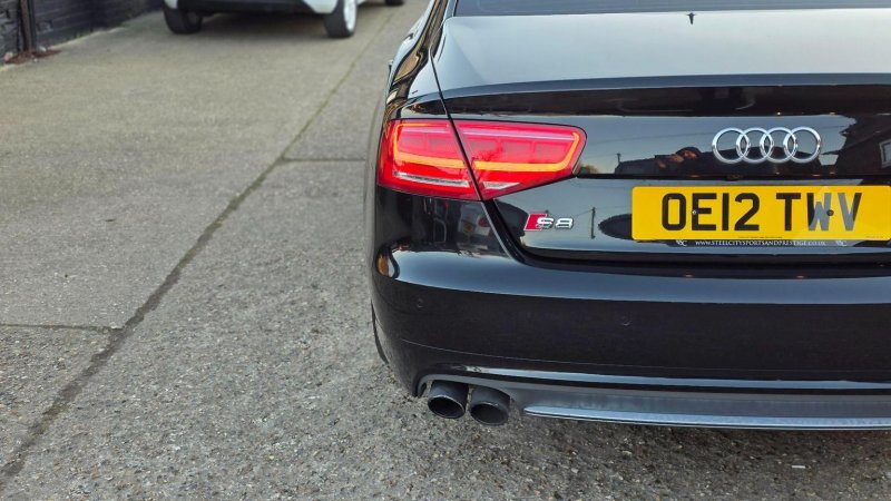 AUDI S8