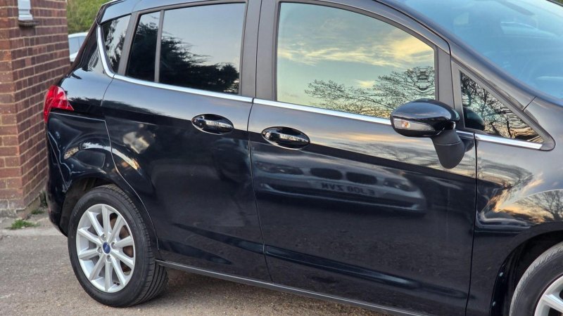 FORD B-MAX