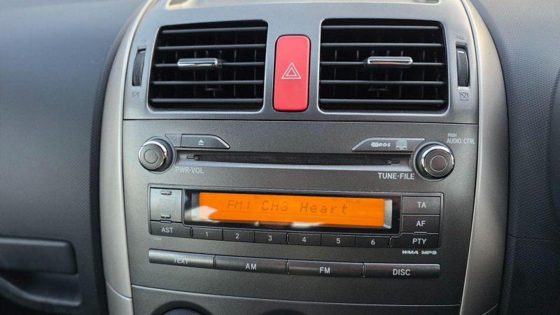 TOYOTA AURIS