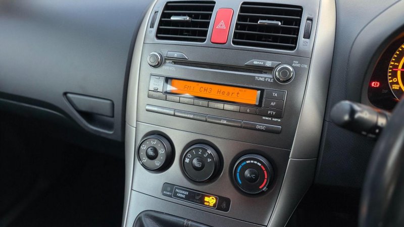 TOYOTA AURIS