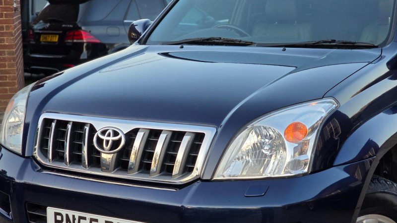 TOYOTA LAND CRUISER