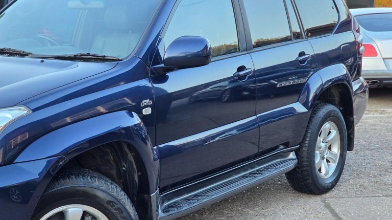 TOYOTA LAND CRUISER