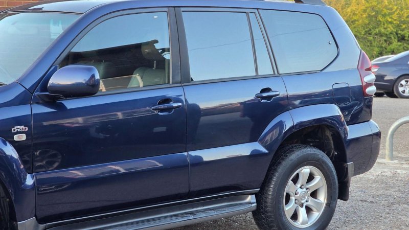 TOYOTA LAND CRUISER
