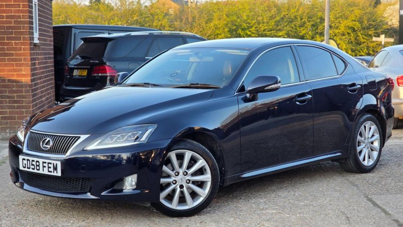 LEXUS IS