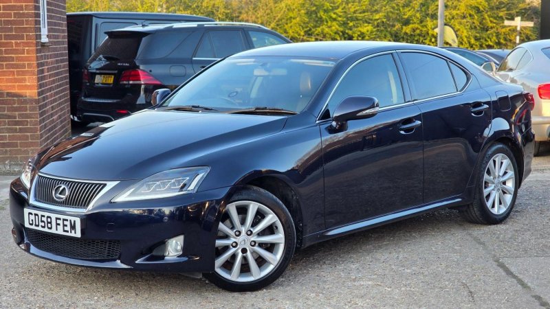 LEXUS IS