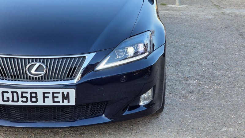 LEXUS IS