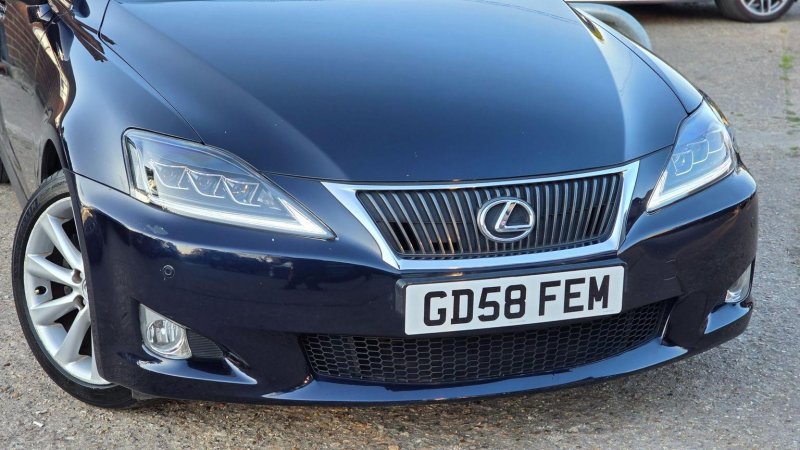 LEXUS IS