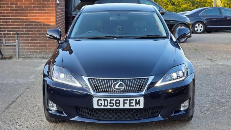 LEXUS IS
