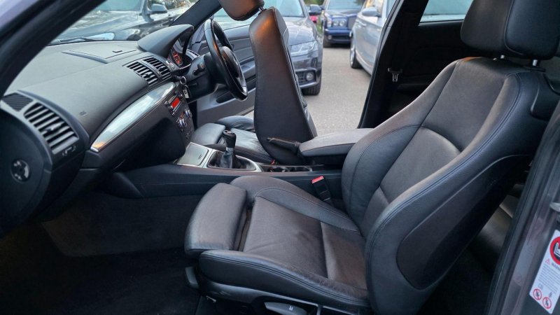 BMW 1 SERIES