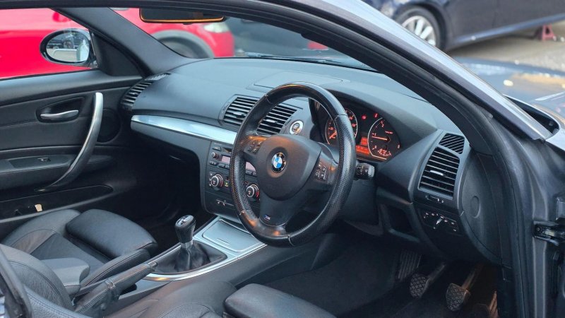 BMW 1 SERIES