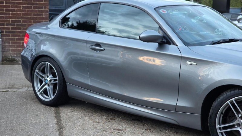 BMW 1 SERIES