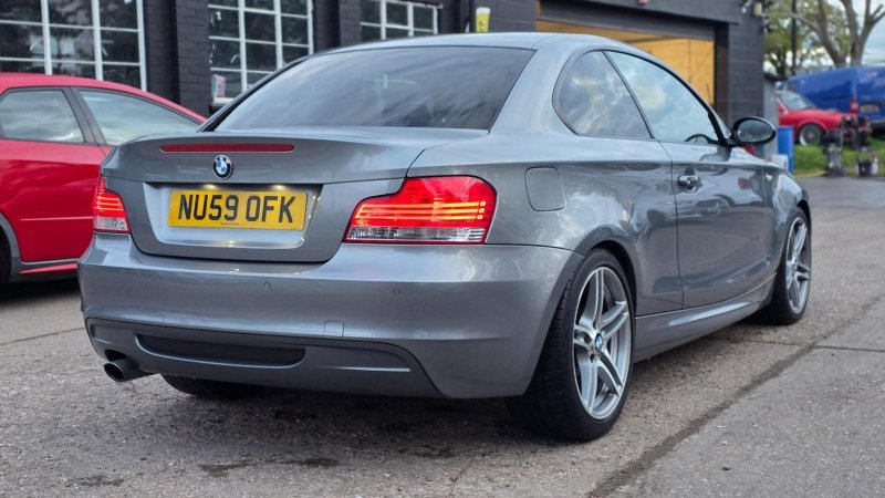BMW 1 SERIES