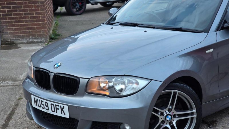 BMW 1 SERIES
