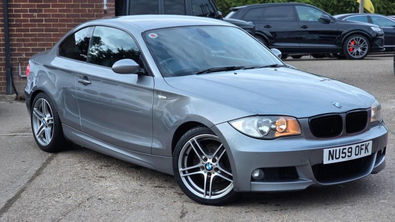 BMW 1 SERIES