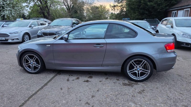 BMW 1 SERIES