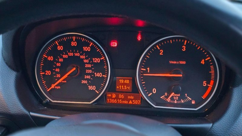 BMW 1 SERIES