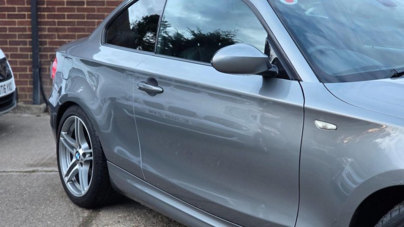 BMW 1 SERIES