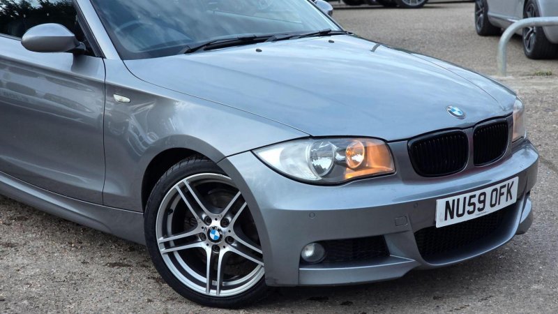 BMW 1 SERIES