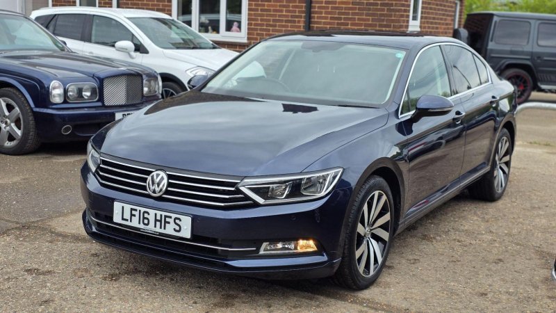 VOLKSWAGEN PASSAT