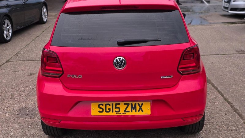 VOLKSWAGEN POLO