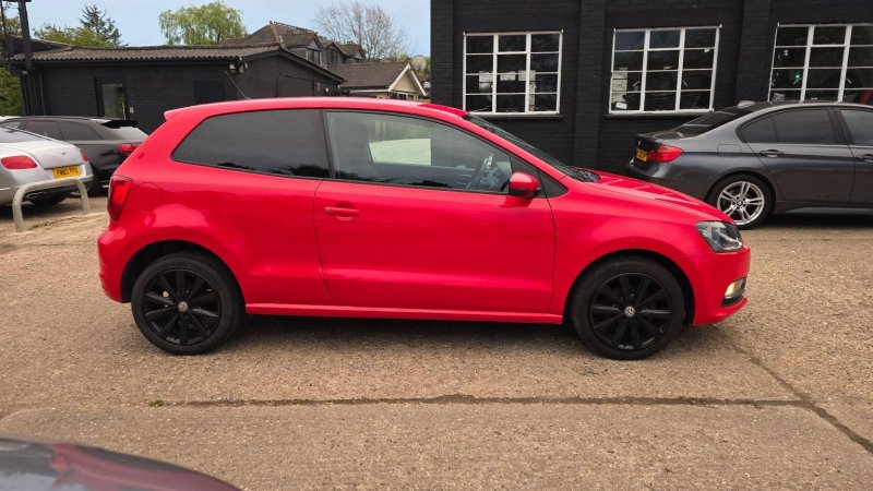 VOLKSWAGEN POLO