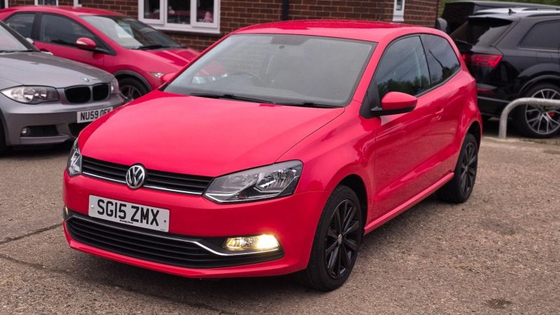 VOLKSWAGEN POLO