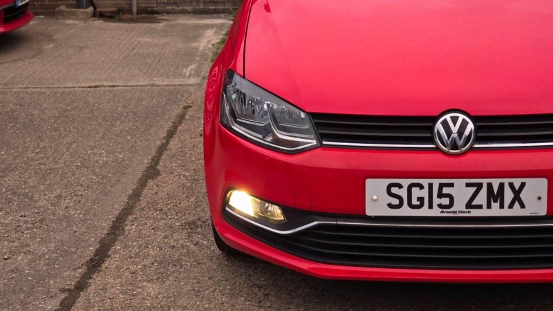 VOLKSWAGEN POLO