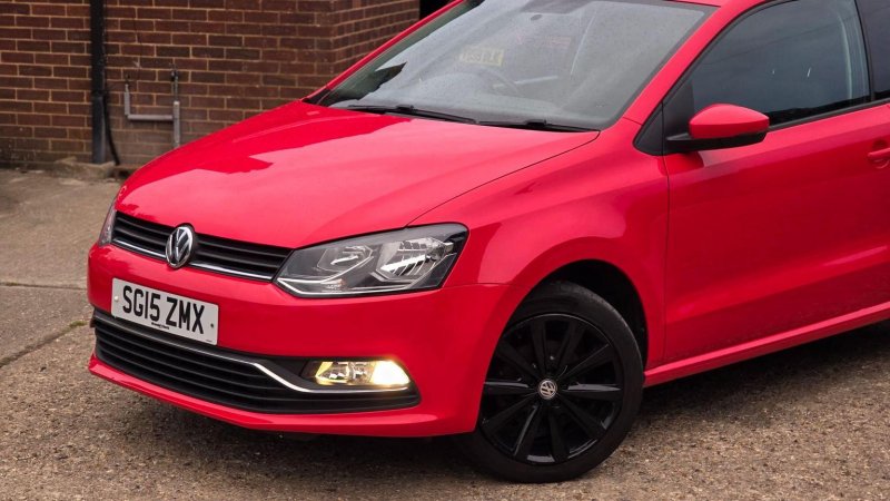 VOLKSWAGEN POLO