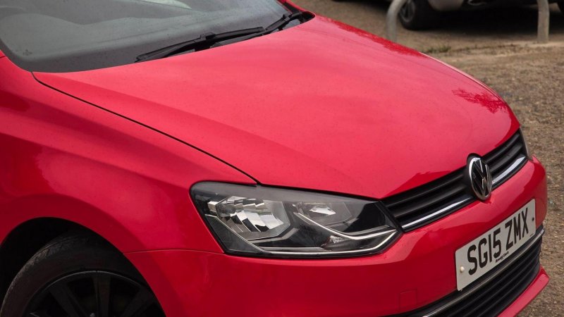 VOLKSWAGEN POLO