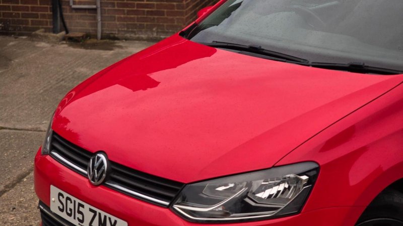 VOLKSWAGEN POLO