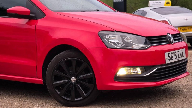 VOLKSWAGEN POLO