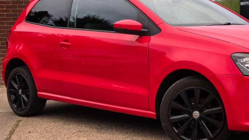 VOLKSWAGEN POLO