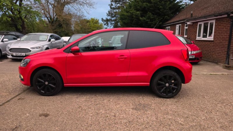 VOLKSWAGEN POLO
