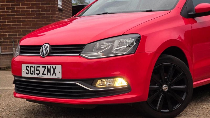 VOLKSWAGEN POLO