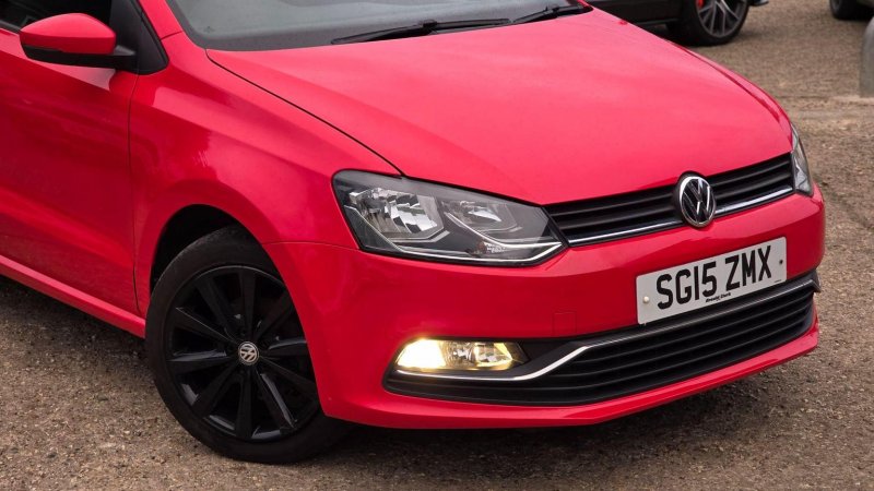 VOLKSWAGEN POLO
