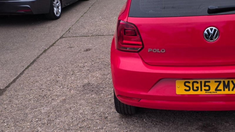 VOLKSWAGEN POLO